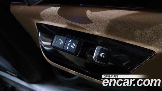 Kia Carnival 2023 — Фото 18/20
