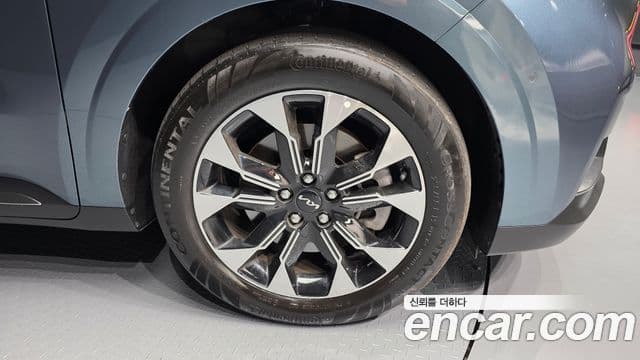 Kia Carnival 2023 — Photo 6/35