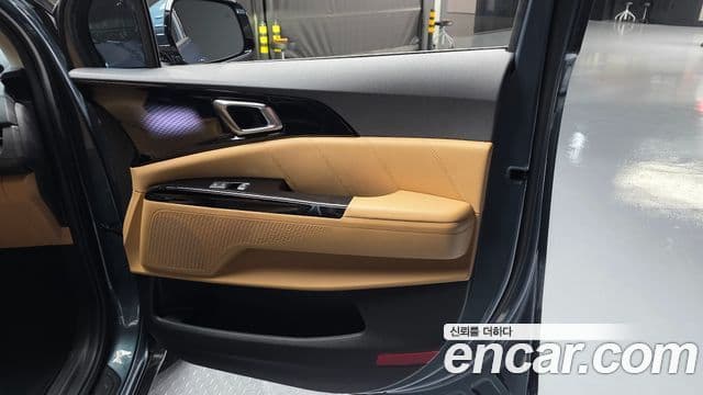 Kia Carnival 2023 — Photo 22/35