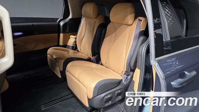 Kia Carnival 2023 — Photo 10/35