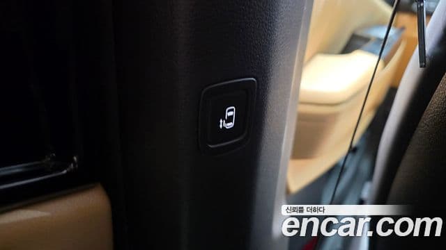 Kia Carnival 2023 — Photo 1/35