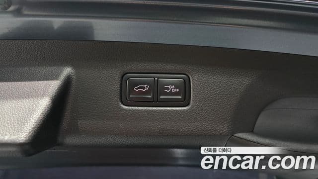 Kia Carnival 2023 — Photo 30/35