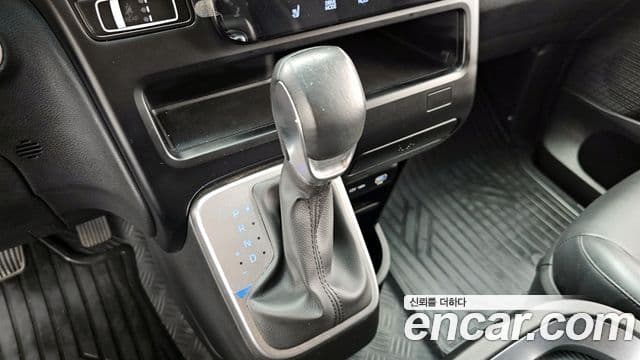 Hyundai Staria 2024 — Şəkil 9/20