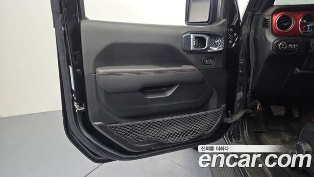 Jeep Wrangler 2021 — Photo 6/30