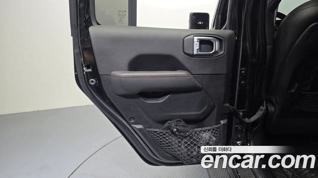 Jeep Wrangler 2021 — Photo 2/30