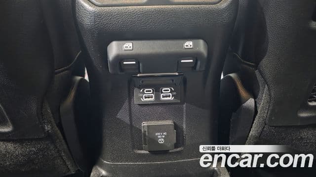 Jeep Wrangler 2021 — Photo 25/30
