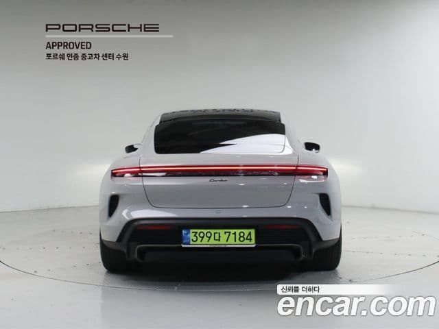 Porsche Taycan 2025 — Photo 10/20