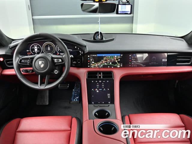 Porsche Taycan 2025 — Photo 8/20