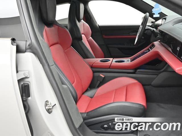 Porsche Taycan 2025 — Photo 6/20