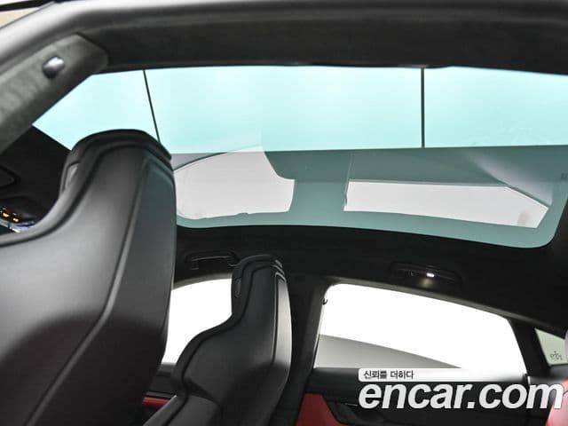 Porsche Taycan 2025 — Photo 7/20