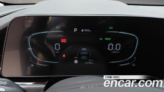Kia Niro 2022 — ფოტო 8/20