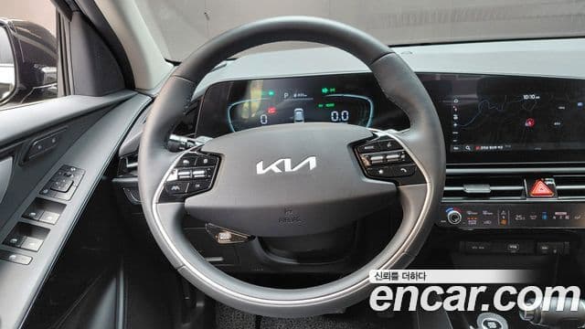 Kia Niro 2022 — ფოტო 13/20