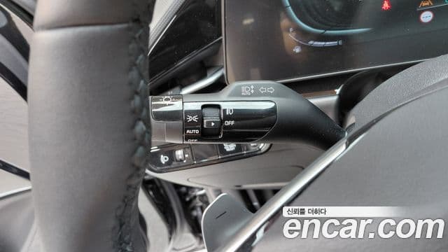 Kia Niro 2022 — ფოტო 18/20