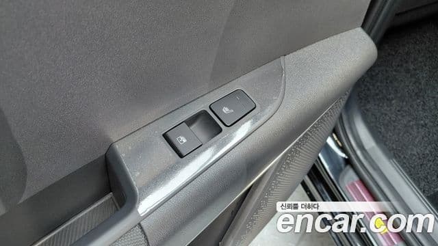 Kia Niro 2022 — ფოტო 19/20