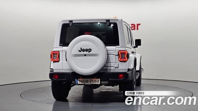 Jeep Wrangler 2022 — Şəkil 18/20