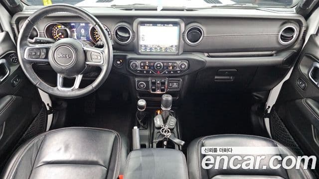 Jeep Wrangler 2022 — Şəkil 10/20
