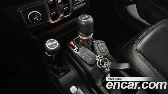 Jeep Wrangler 2022 — Şəkil 3/20