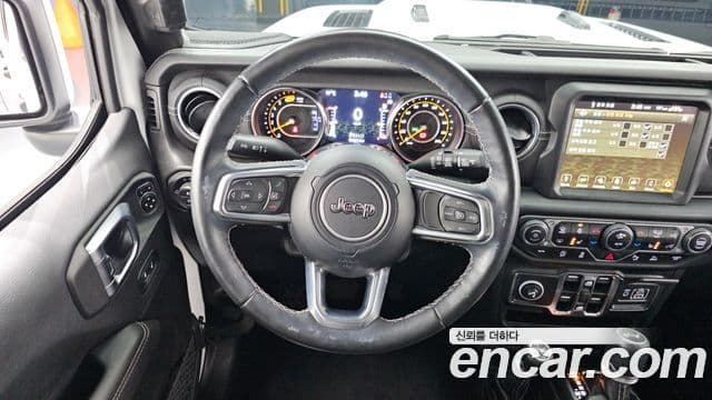 Jeep Wrangler 2022 — Şəkil 14/20