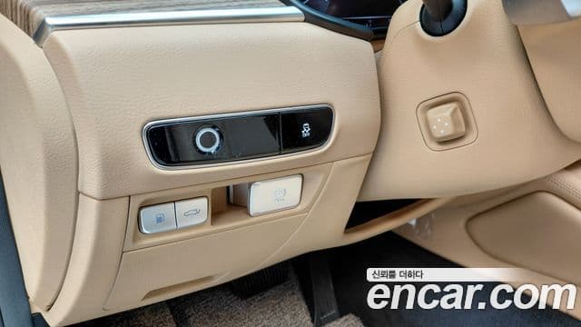 Kia The K9 2022 — Photo 17/31