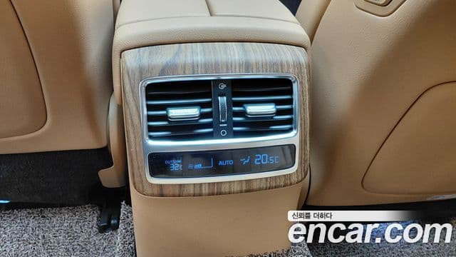 Kia The K9 2022 — Photo 8/31