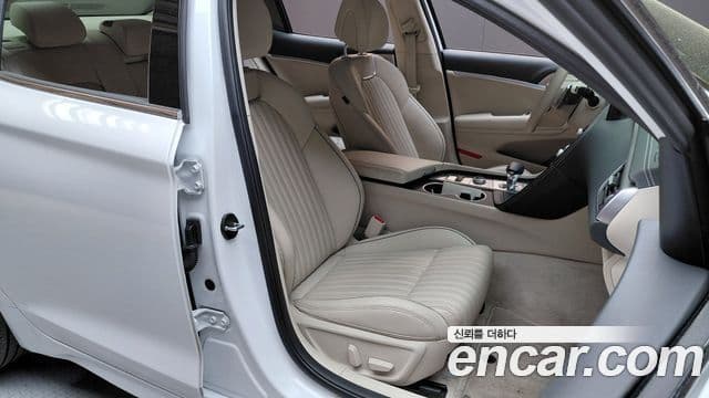 Genesis G70 2022 — ფოტო 15/30