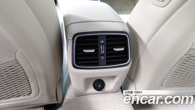 Genesis G70 2022 — ფოტო 25/30