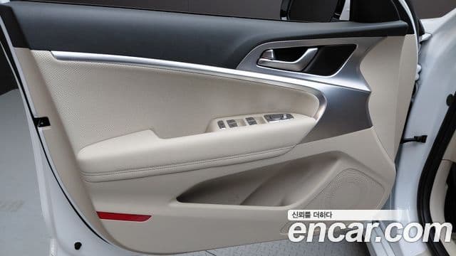 Genesis G70 2022 — ფოტო 13/30