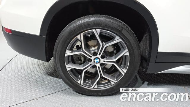 BMW X1 2021 — Фото 5/20