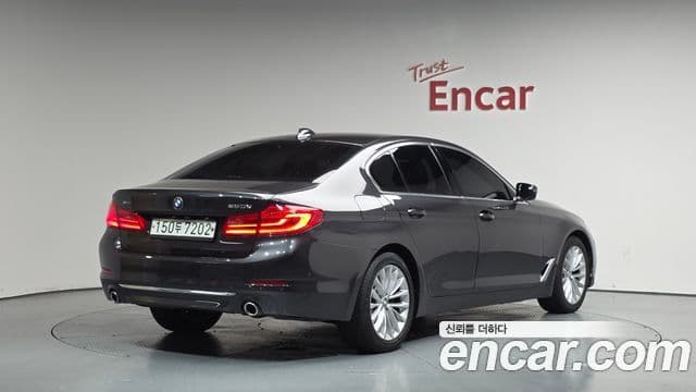 BMW 5 Series 2019 — Şəkil 2/20