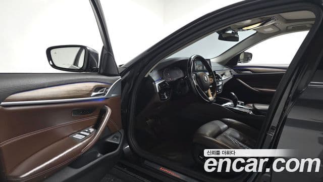 BMW 5 Series 2019 — Şəkil 11/20