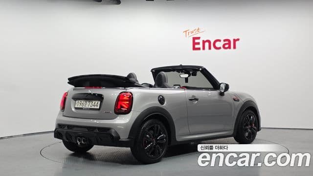 Mini Cooper S Convertible 2024 — Фото 2/20