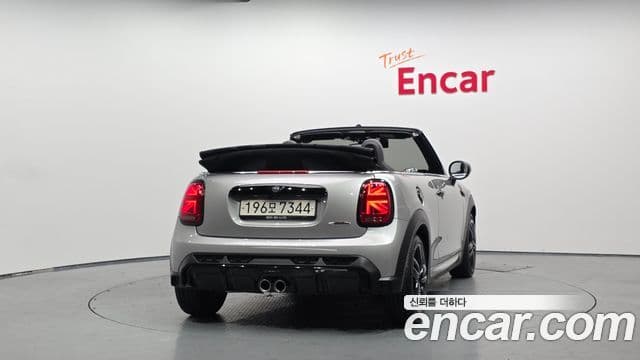 Mini Cooper S Convertible 2024 — Фото 4/20