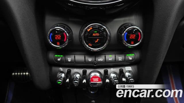 Mini Cooper S Convertible 2024 — Фото 16/20