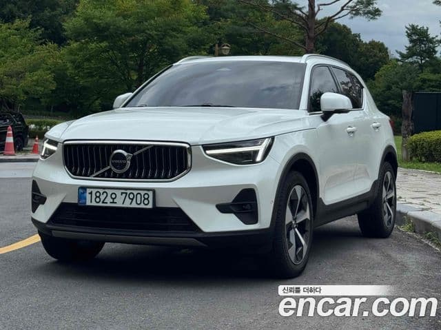 Volvo XC40, 2024
