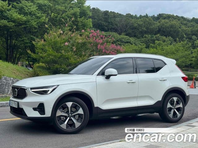 Volvo XC40 2024 — ფოტო 3/20
