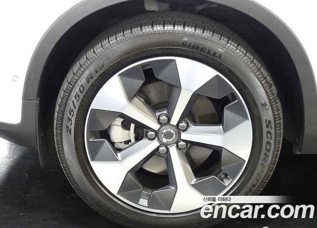 Volvo XC40 2024 — ფოტო 5/20
