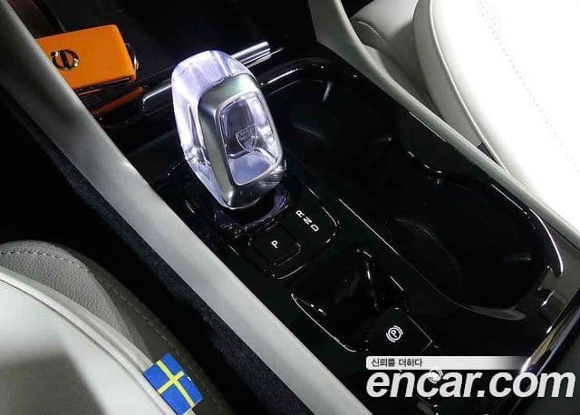 Volvo XC40 2024 — ფოტო 9/20
