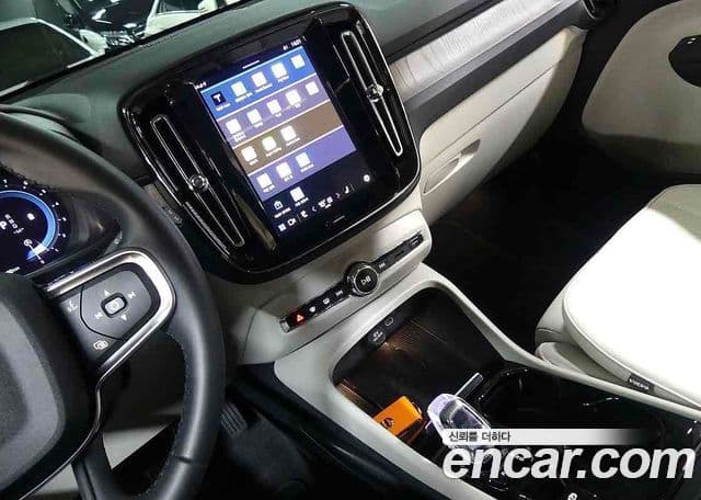 Volvo XC40 2024 — ფოტო 12/20