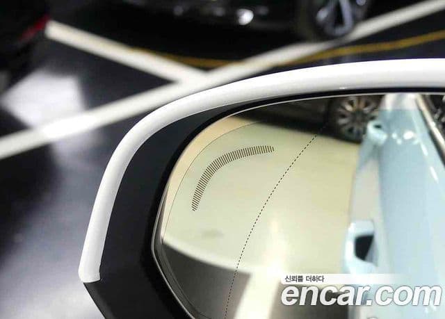 Volvo XC40 2024 — фото 19 из 20
