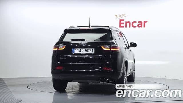 Jeep Compass 2022 — ფოტო 4/20