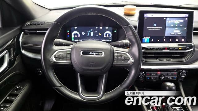 Jeep Compass 2022 — ფოტო 13/20