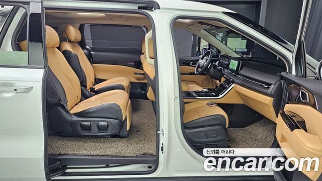Kia Carnival 2023 — Фото 12/20