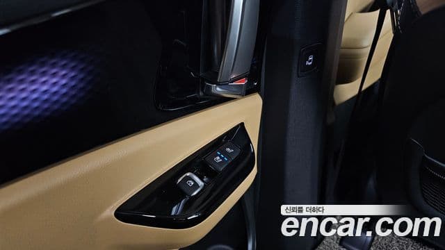 Kia Carnival 2023 — Фото 17/20