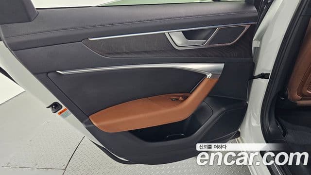 Audi A6 2021 — Photo 26/33