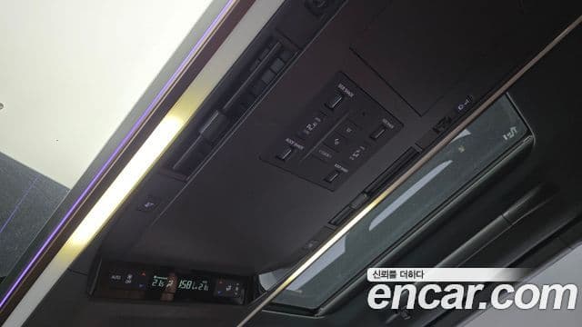 Toyota Alphard 2023 — Şəkil 18/20