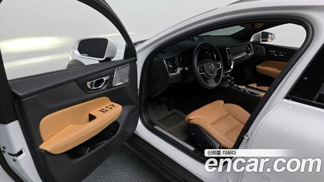 Volvo V60 Cross Country 2020 — Фото 10/20