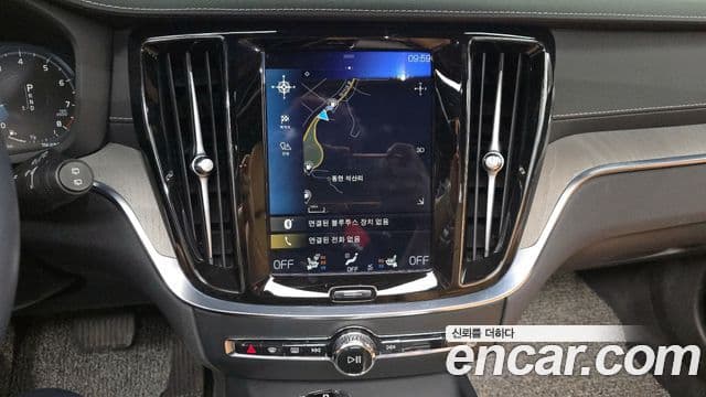 Volvo V60 Cross Country 2020 — Фото 16/20