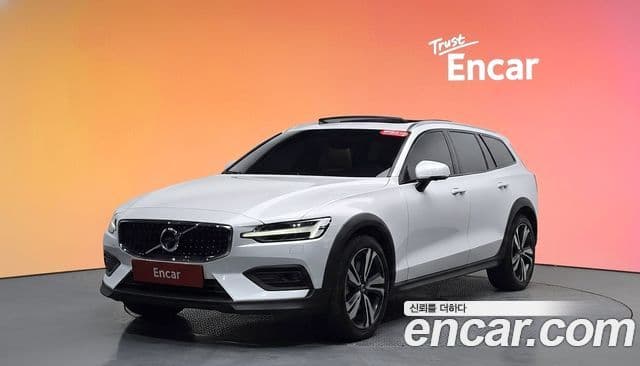 Volvo V60 Cross Country 2020 — Фото 1/20
