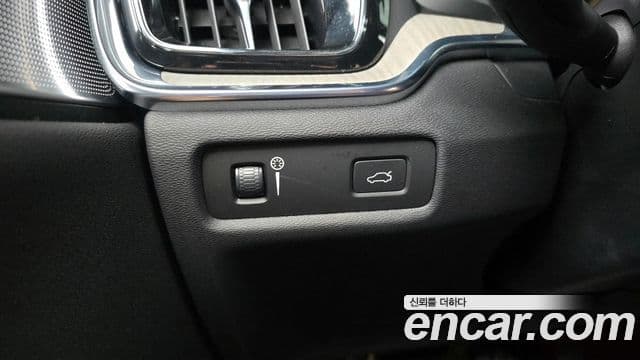 Volvo V60 Cross Country 2020 — Photo 5/35