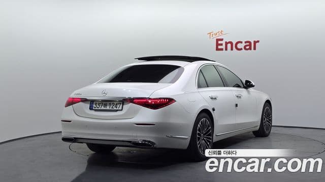 Mercedes-Benz S-Class 2021 — Photo 25/37
